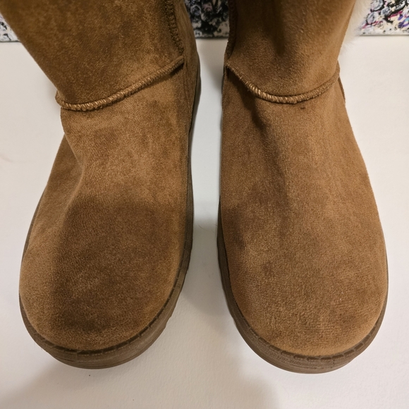 SO Chestnut Abigail Tan Brown Faux Suede Fur Trim Boots Calf Length Size 8.5 - Picture 5 of 17